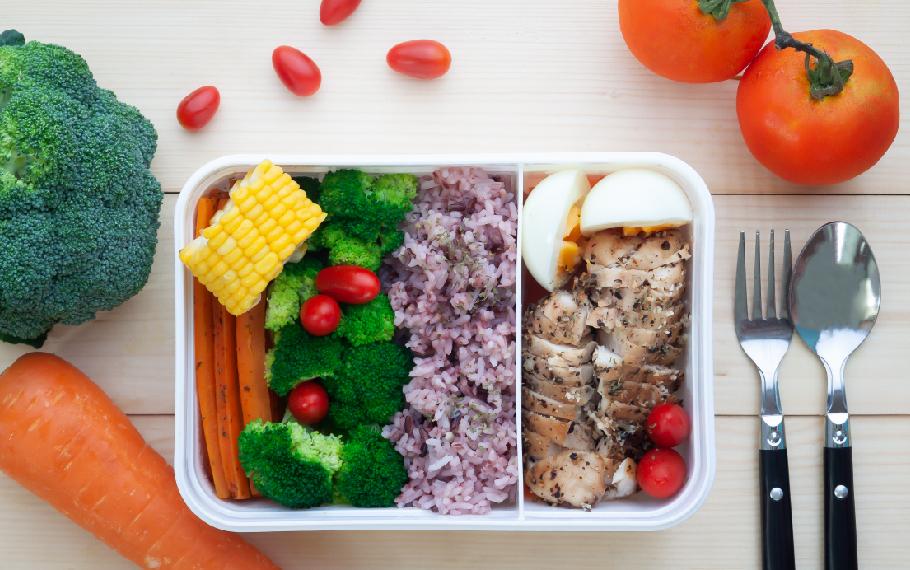 懶人減肥必學！營養師指導21分飽飲食法：餐餐七分飽是關鍵